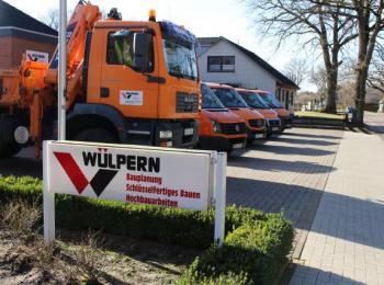 Firmenwagen in der Reihe