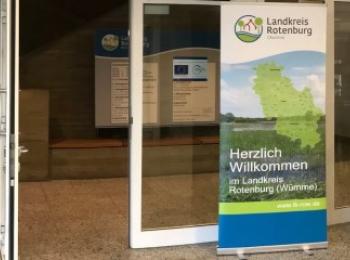 Bild Eingangstür Kreishaus Rotenburg